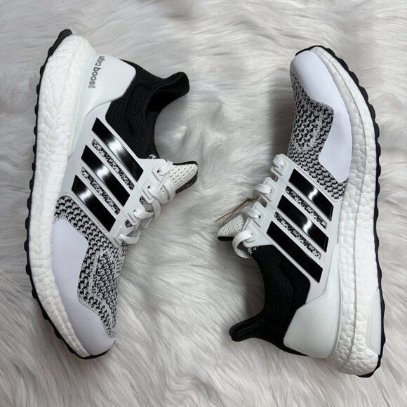 Adidas Ultra Boost 1.0 Cloud White Core Black Mens Running IH4924 NEW Multi Sz - Picture 2 of 4